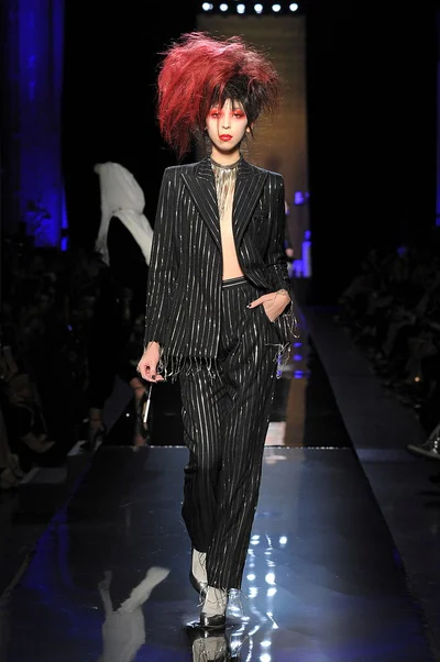 Look 10
